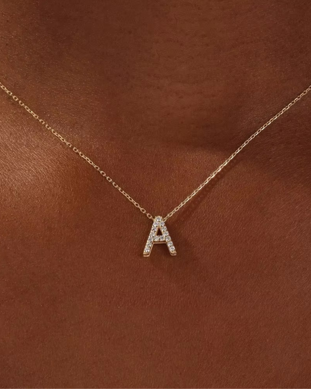 Aurea Bokstavhalsband